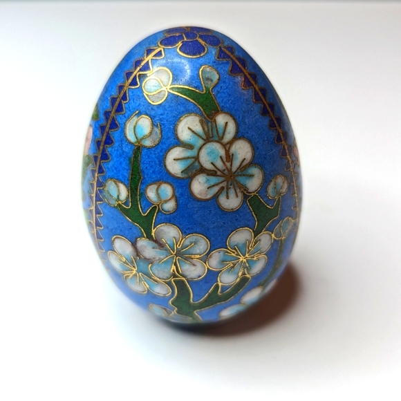 Exquisite Vintage Blue Chinese Cloisonné Egg with Blossom Motif - Picture 2 of 8
